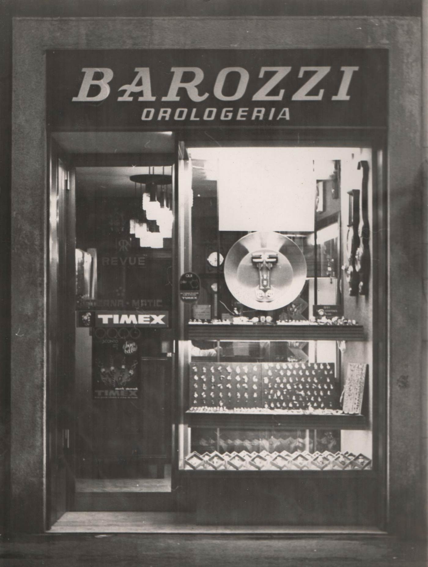 apertura del primo negozio a brescia alla fine degli anni 50_