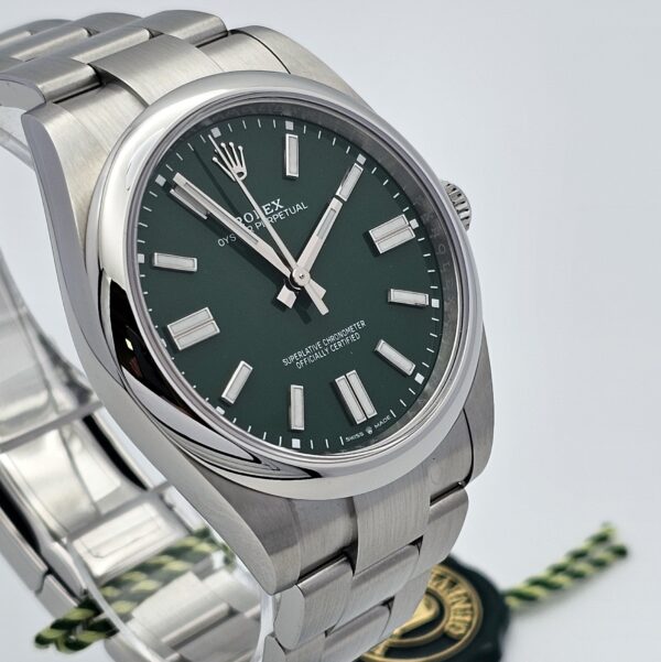 ROLEX OYSTER PERPETUAL GREEN REF.124300 ANNO 2024 - immagine 3